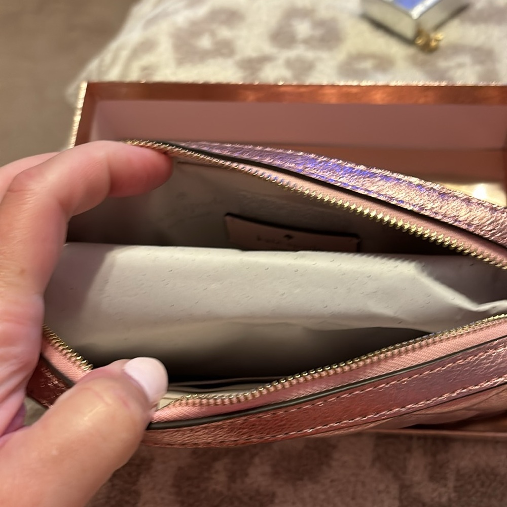 Kate Spade Rose Gold quilted crossbody and matching card case - Picture 2 of 9